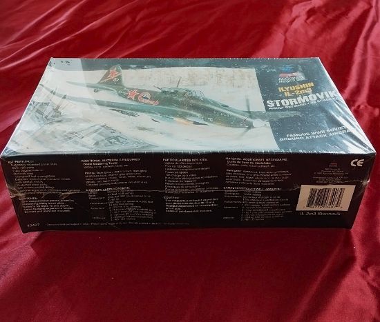Plastikový model letadla Accurate Miniatures Ilyushin IL-2m3 Stormovik