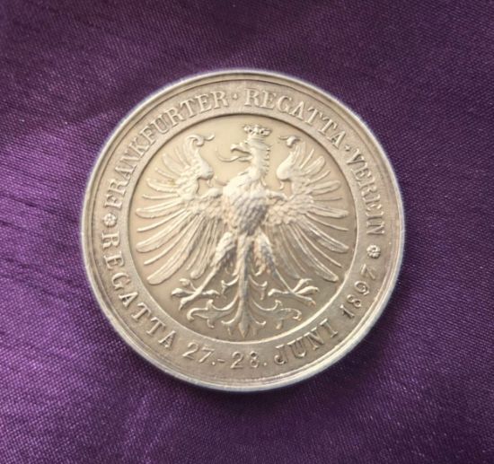 Zlacená medaile „Frankfurter Regatta Verein“.